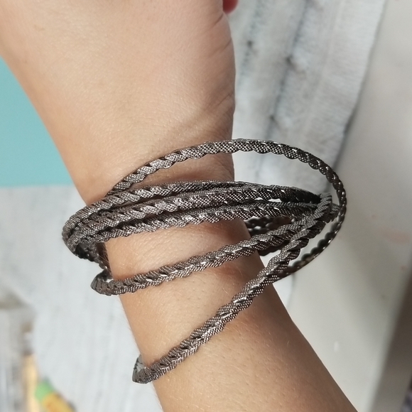 5/$25🌴Bangles Attached Set of 7 Textured Shinny Gun Metal Bracelets - Picture 1 of 4